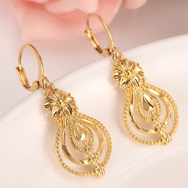 Dangle Earrings for Women – Bold, Elegant, and Timeless
